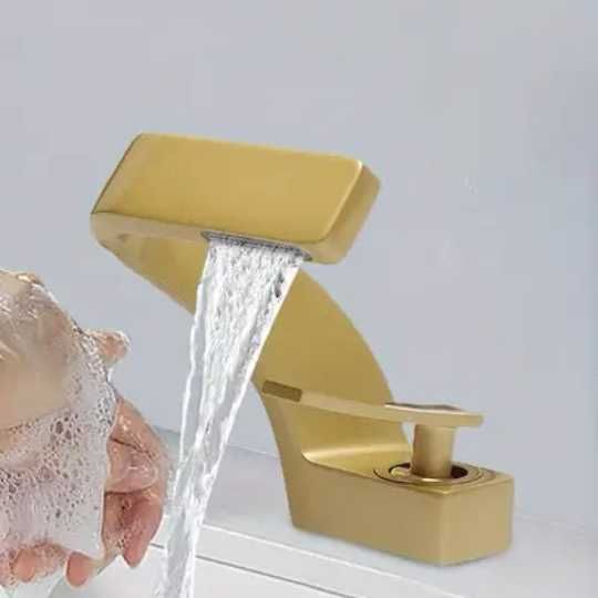 Torneira para WC nova