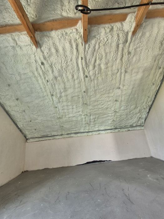 65zlm2 Ocieplanie pianką poddasza dachy chłodni ocieplenie pianką