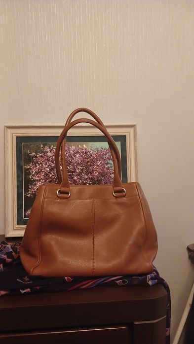 Сумка Calvin Klein світло-коричнева, вмістка – майже нова!
