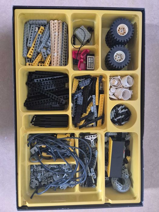 Lego 8868 technic - Ciężarówka z kompresorem, kompletny, pudełko