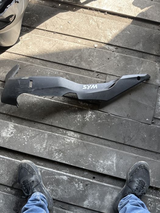 Lewy pług Sym Gts Evo 125 H952