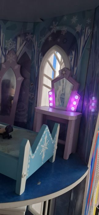 Domek drewniany dla lalek kindkraft, zamek elzy