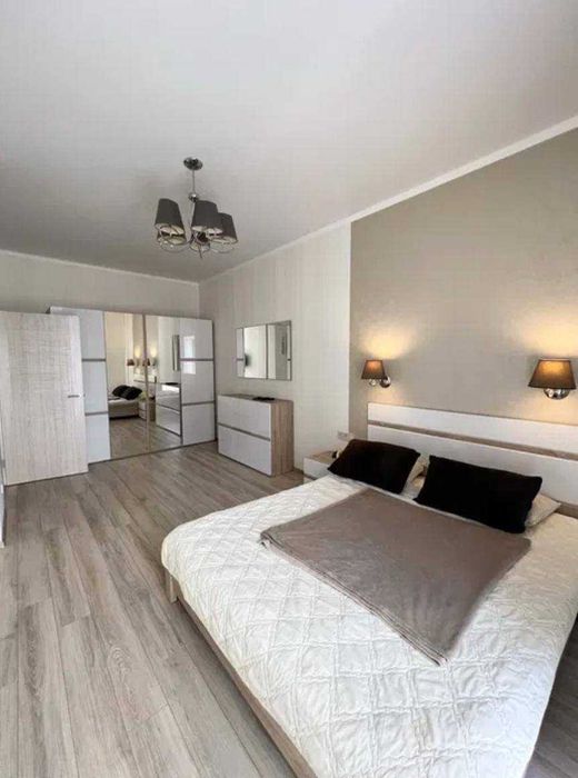 Продам спальный гарнитур.