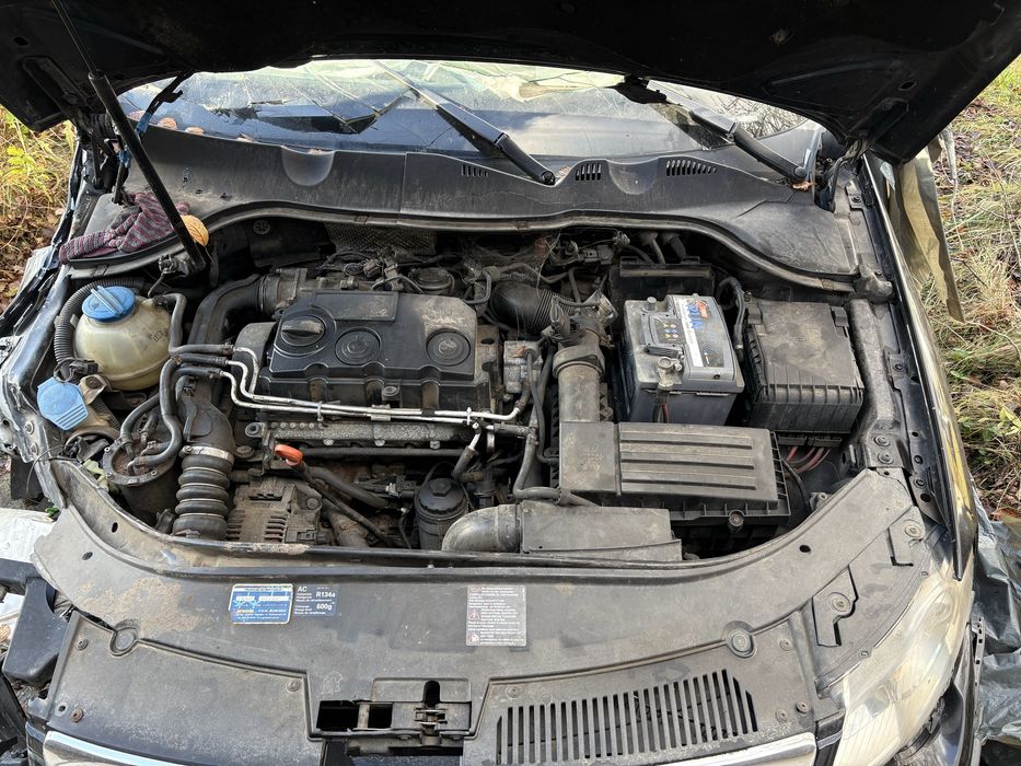 Розборка/Шрот Запчастини Volksvagen Passat b6 Стопи,двері, 1.9BLS