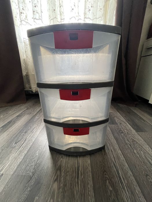 Полиця пластикова для речей