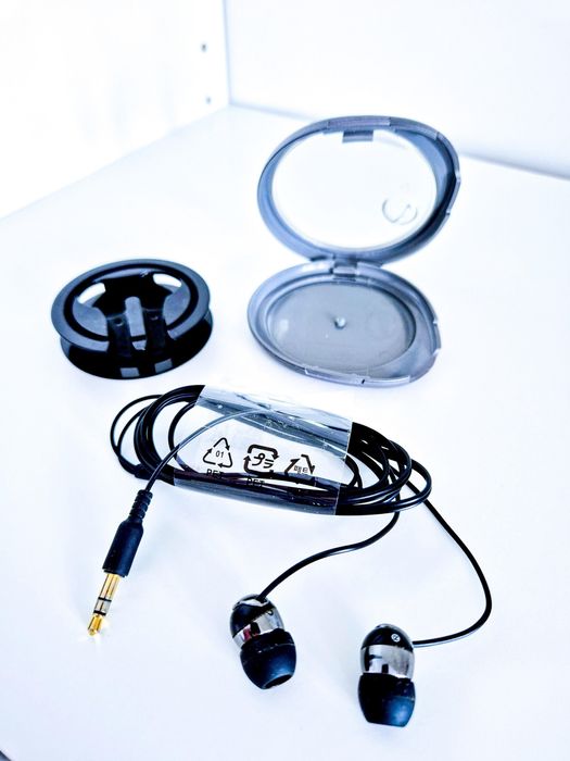 Słuchawki Creative EP-660 + Kultowe Etui SONY