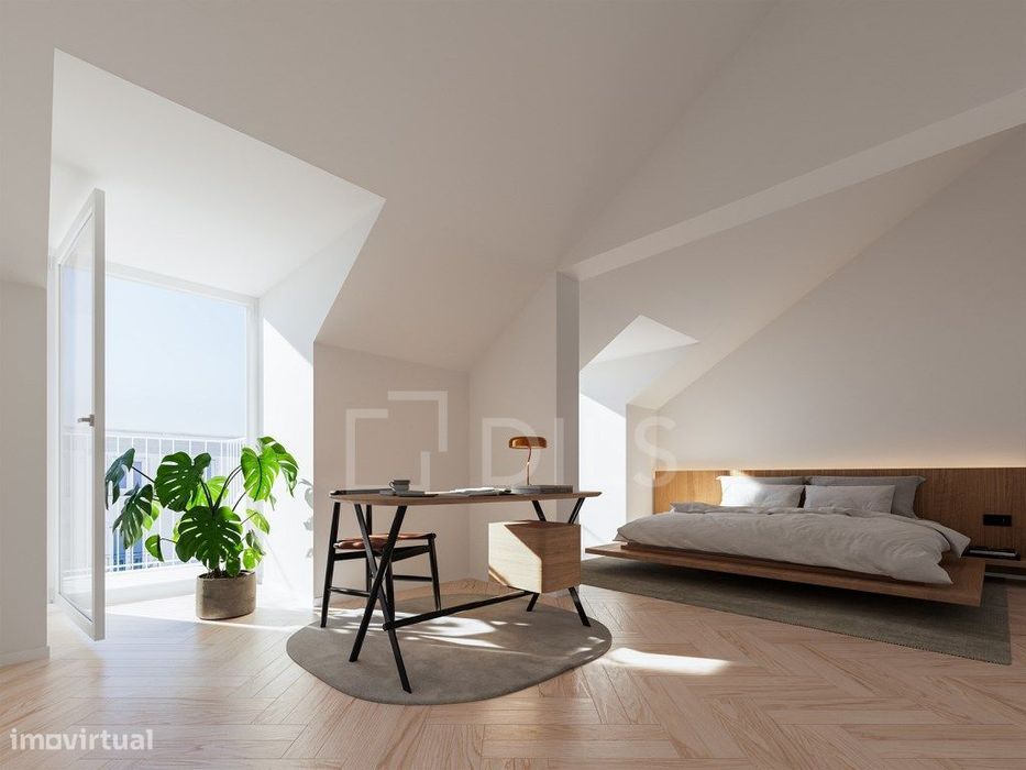 Apartamento T5 Duplex com área exteriores e estacionamento, localiz...
