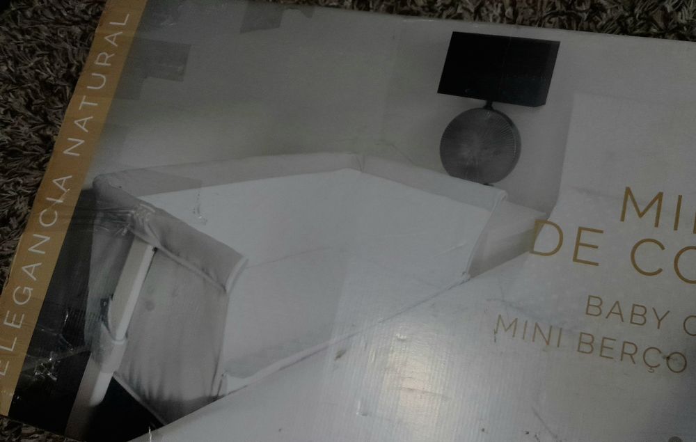 Mini Berço de Encosto "Boop" (em bom estado) next to me