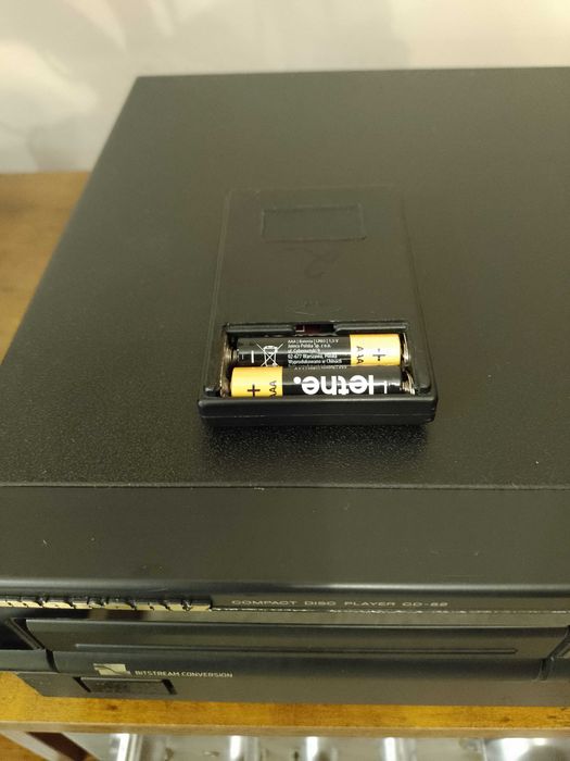 Odtwarzacz CD Marantz CD-52 | Legendarny napęd Philips CDM-4 | Pilot | Stan BDB