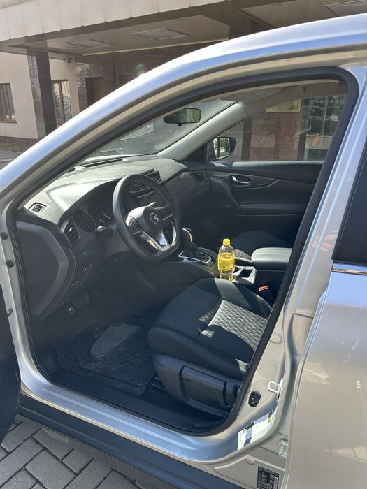 Nissan Rogue T32 REST 2.5 бензин Автомат