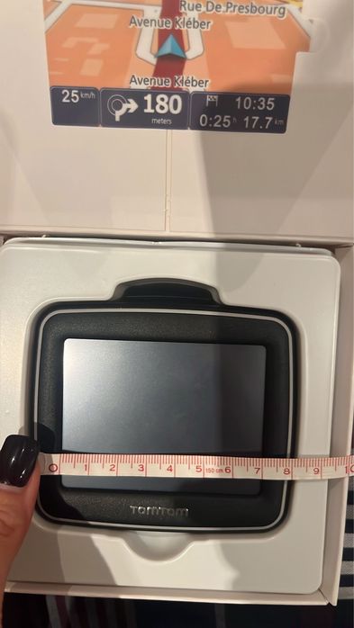 GPS Tomtom - IMMACULATE - Like NEW64862463400194126