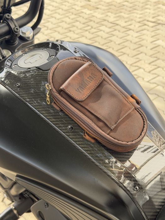 YAMAHA XSR 700 preta