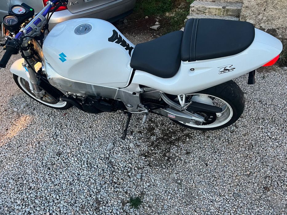Suzuki gsxr 750 srad