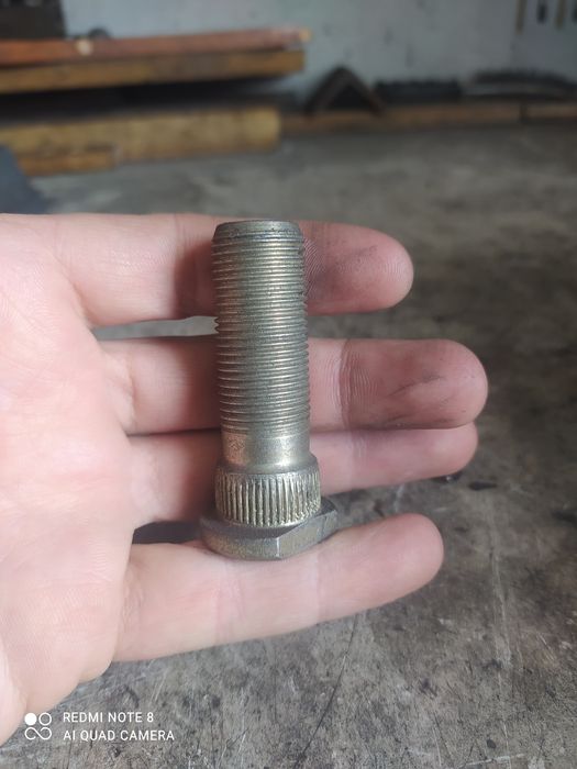 Продам болти м18