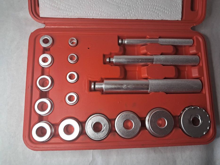 Набір для зняття і встановлення підшипників