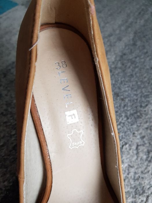 Szpilki beżowe r 38