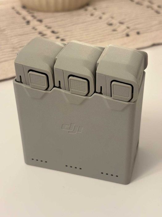 DJI Mini 4 Pro Fly More Combo com seguro