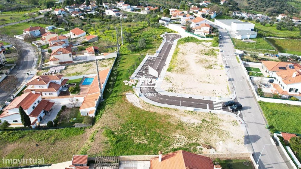 Lote localizado em Torres Novas — Torres Novas (Santa Maria, Salvador E Santiago), Santarém