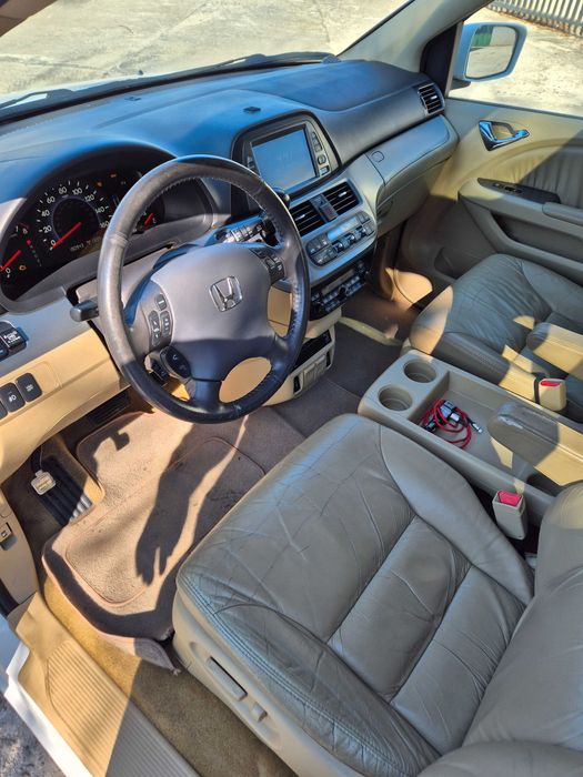 Honda Odyssey - gaz, hak, 8 osób - sprawdź!