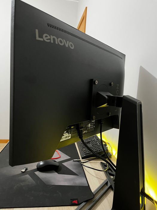 Monitor Lenovo Legion 24" LED IPS FullHD 180Hz Altura Ajustable