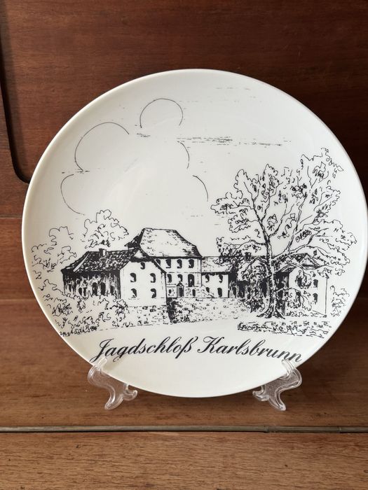 Колекційні порцелянові тарілки