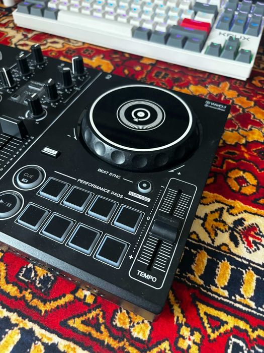 Kontroler DJ PIONEER DDJ-200