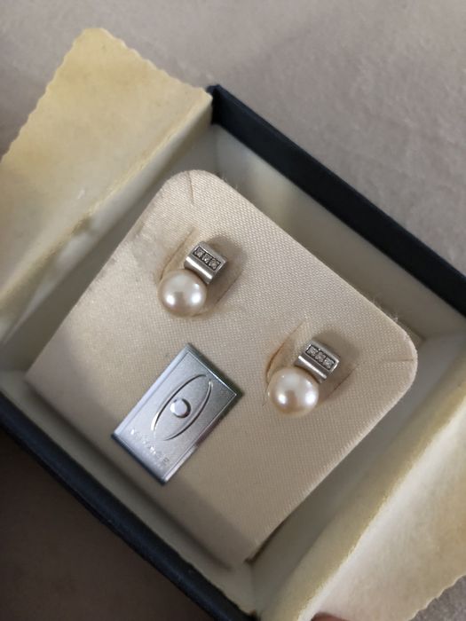 kolczyki z perłami słodkowodnymi z białego złota