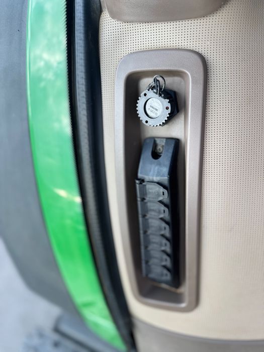 Продам трактор John Deere 7270R