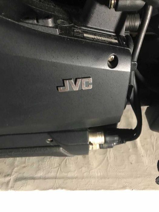 Продам професійну робочу відеокамеру