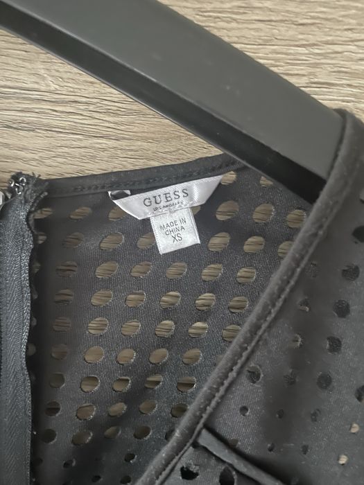 Czarna sukienka Guess xs-s