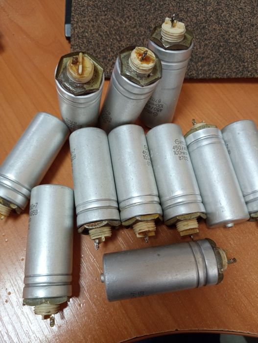 Конденсаторы К50-7, 100 мкФ, 450/495В.