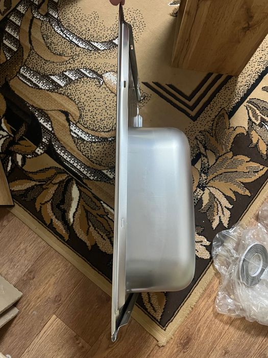 Продам кухонну мийку