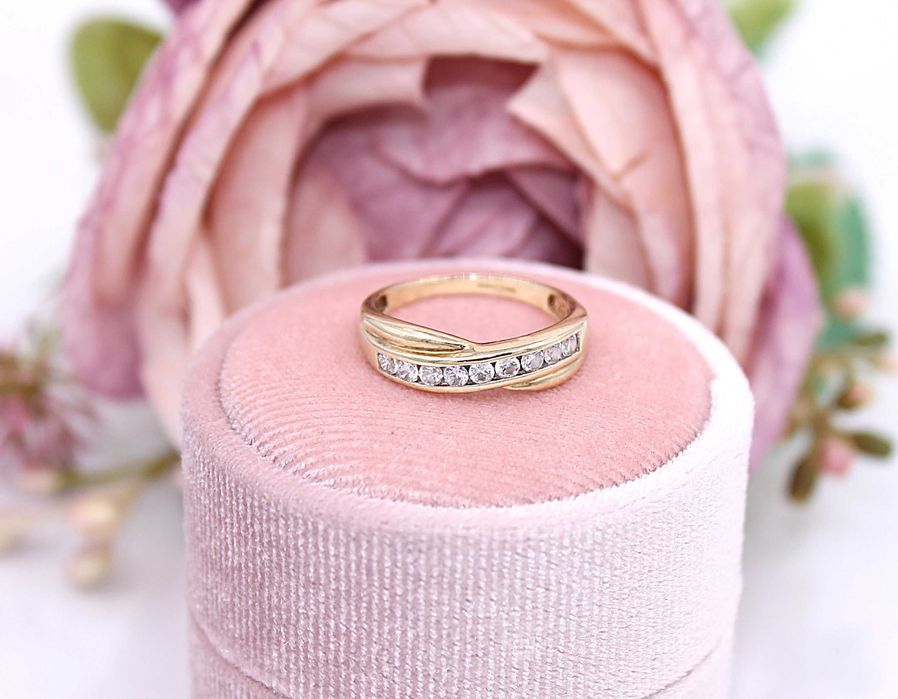 Złoty pierścionek p.375/1,80g  z cyrkoniami