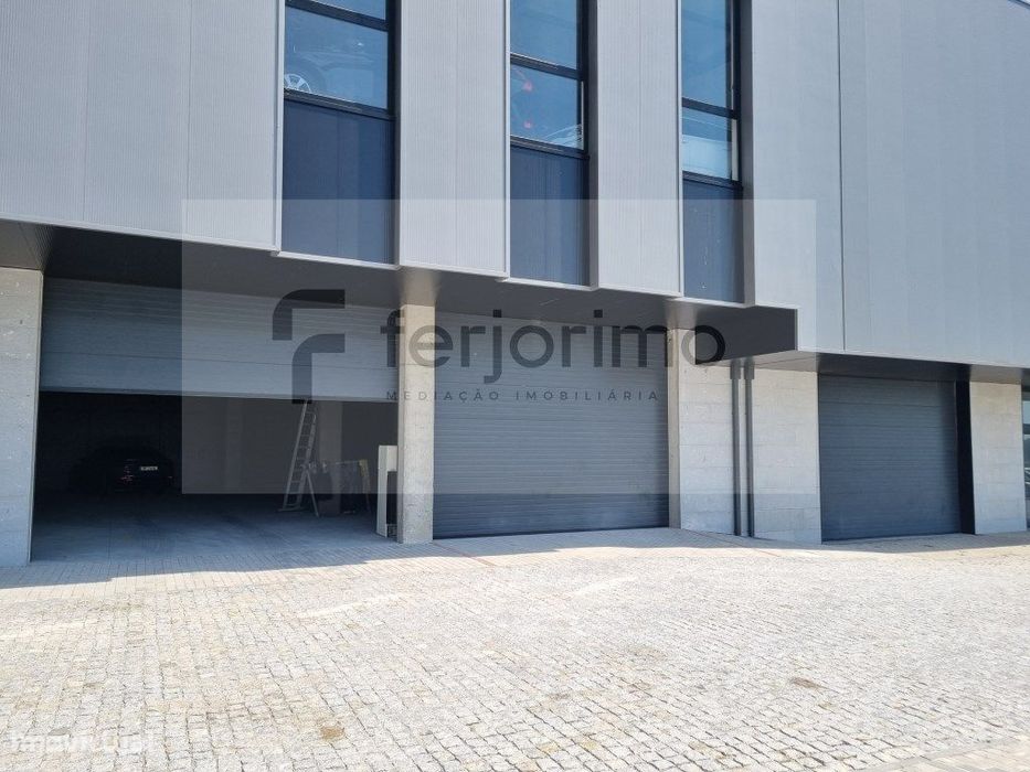 Exelente Pavilhão/Arrendamento