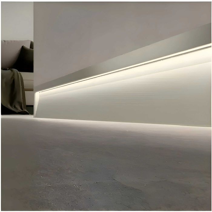 Профіль плінтус для LED стрічки