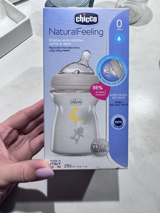 Бутылочка стекло Chicco Natural Feeling NEW, 250 мл від народження