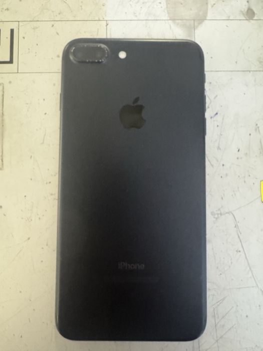 Продам iPhone 7 Plus