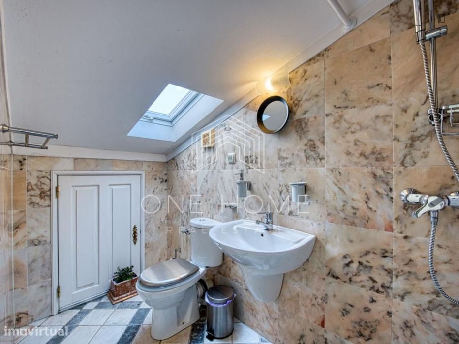 Quarto - localizado em Carcavelos Lisbon