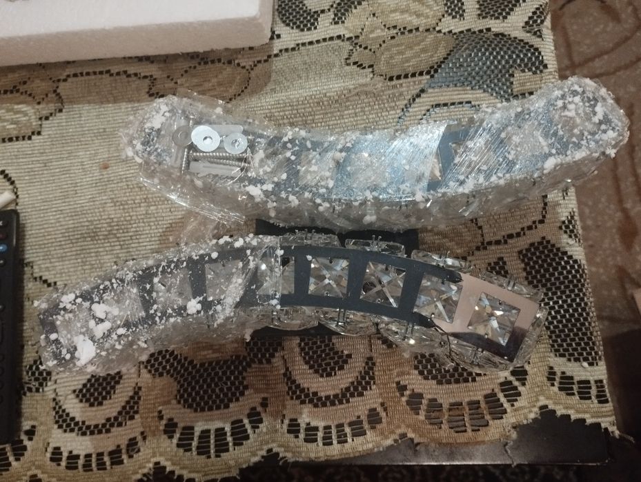 Люстра під стелю