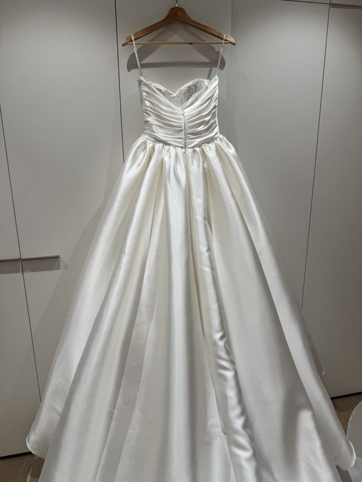 Весільна сукня Atelier Pronovias Barcelona