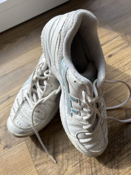 Asicsy do tenisa lub na hale36