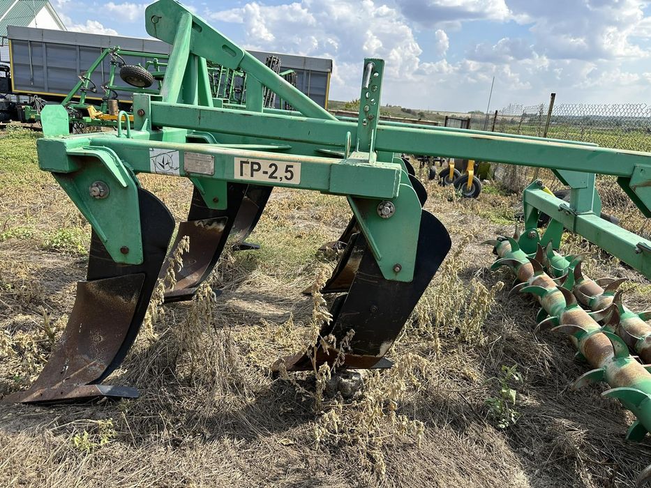 Глибокорозпушувач ГРУ-2.4, ГР- 2.5 чізель з грудобоєм на 4 та 6 стійок, 2024 р.в