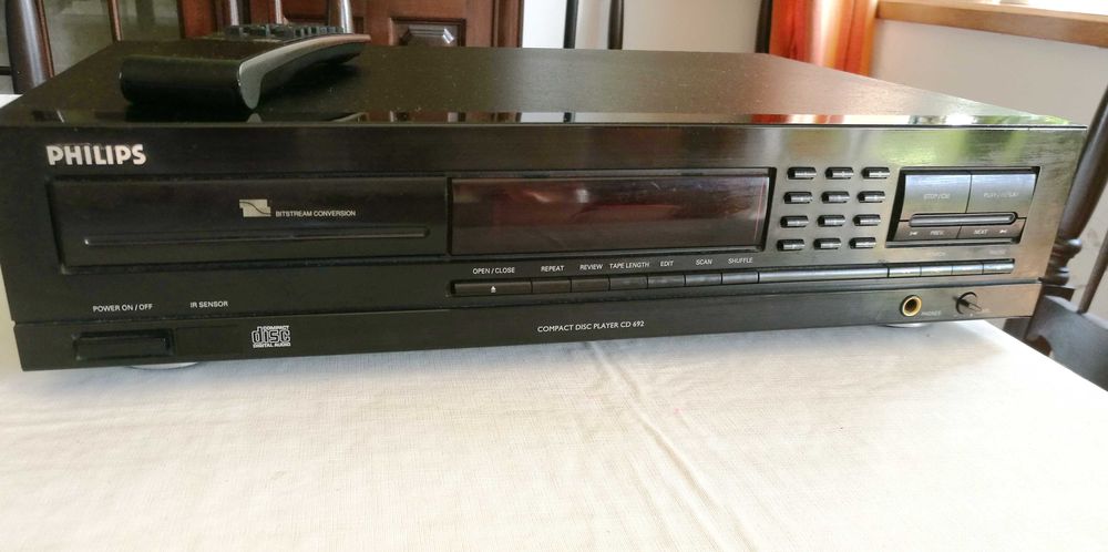 Philips - CD player -692  com comando