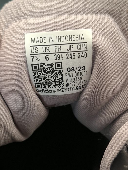 Кросівки Adidas AVRYN_X   Нові 39,5р.