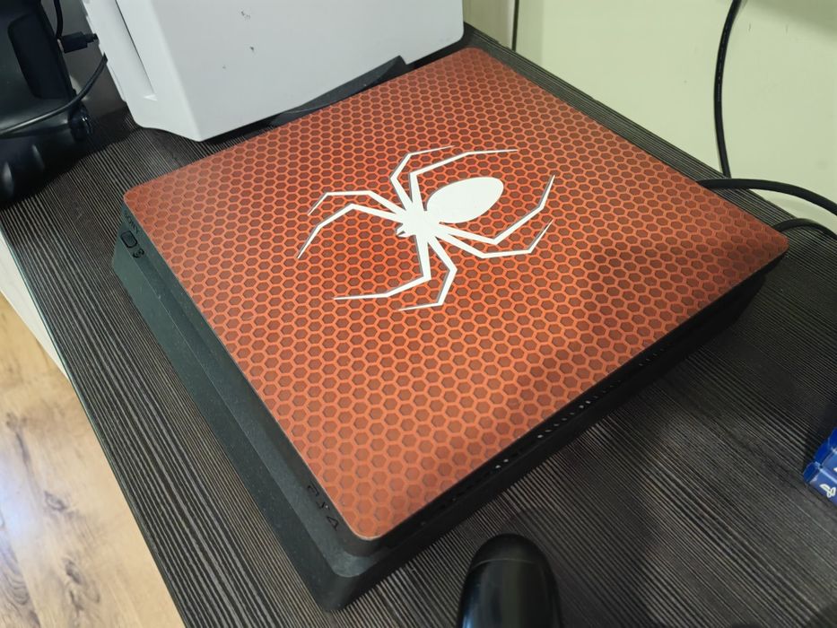 Konsola Ps4 slim