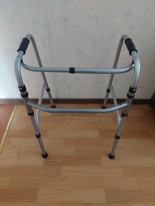 Ходунки для инвалида