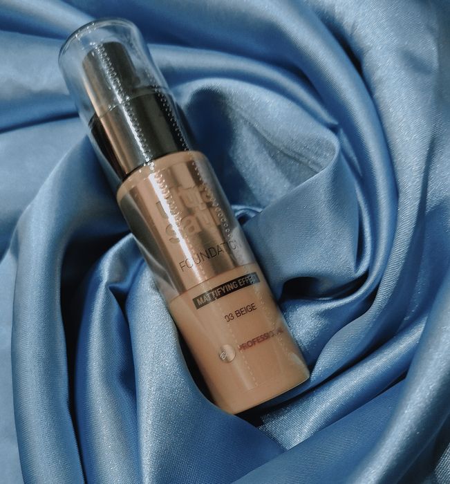 Podkład do twarzy Ultra satin blige