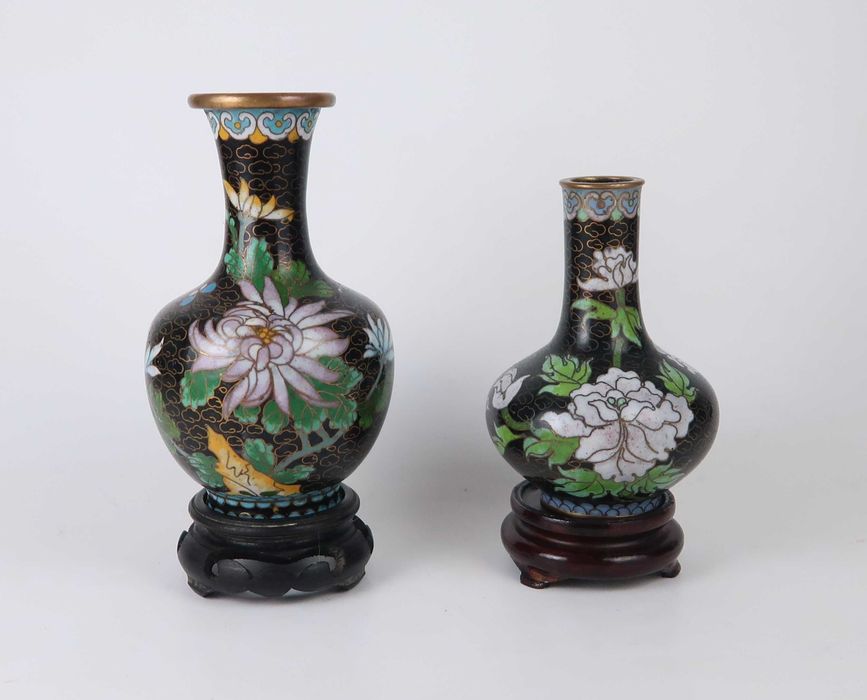 2 jarras cloisonné com suporte