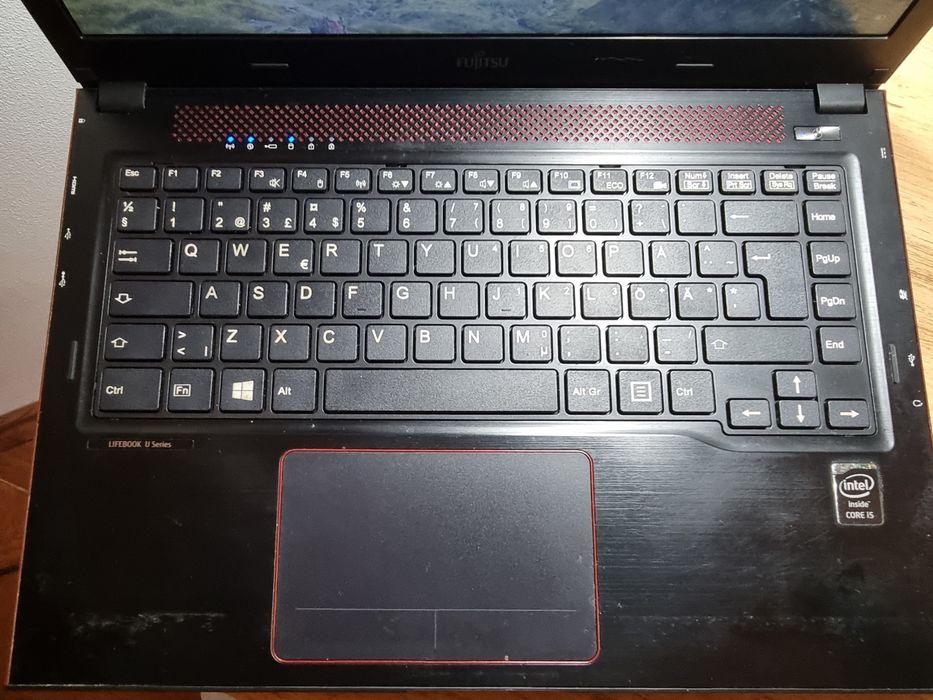 Ультрабук Fujitsu LifeBook U554/UB