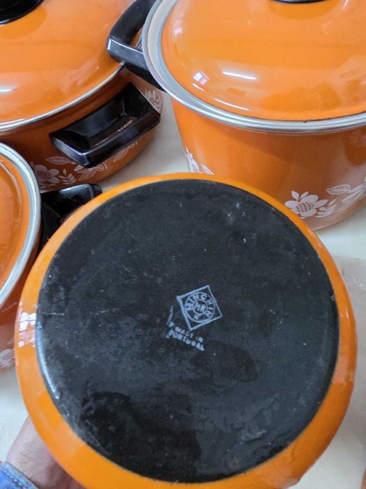 Vintage Orange Cookware Set448660976782561282